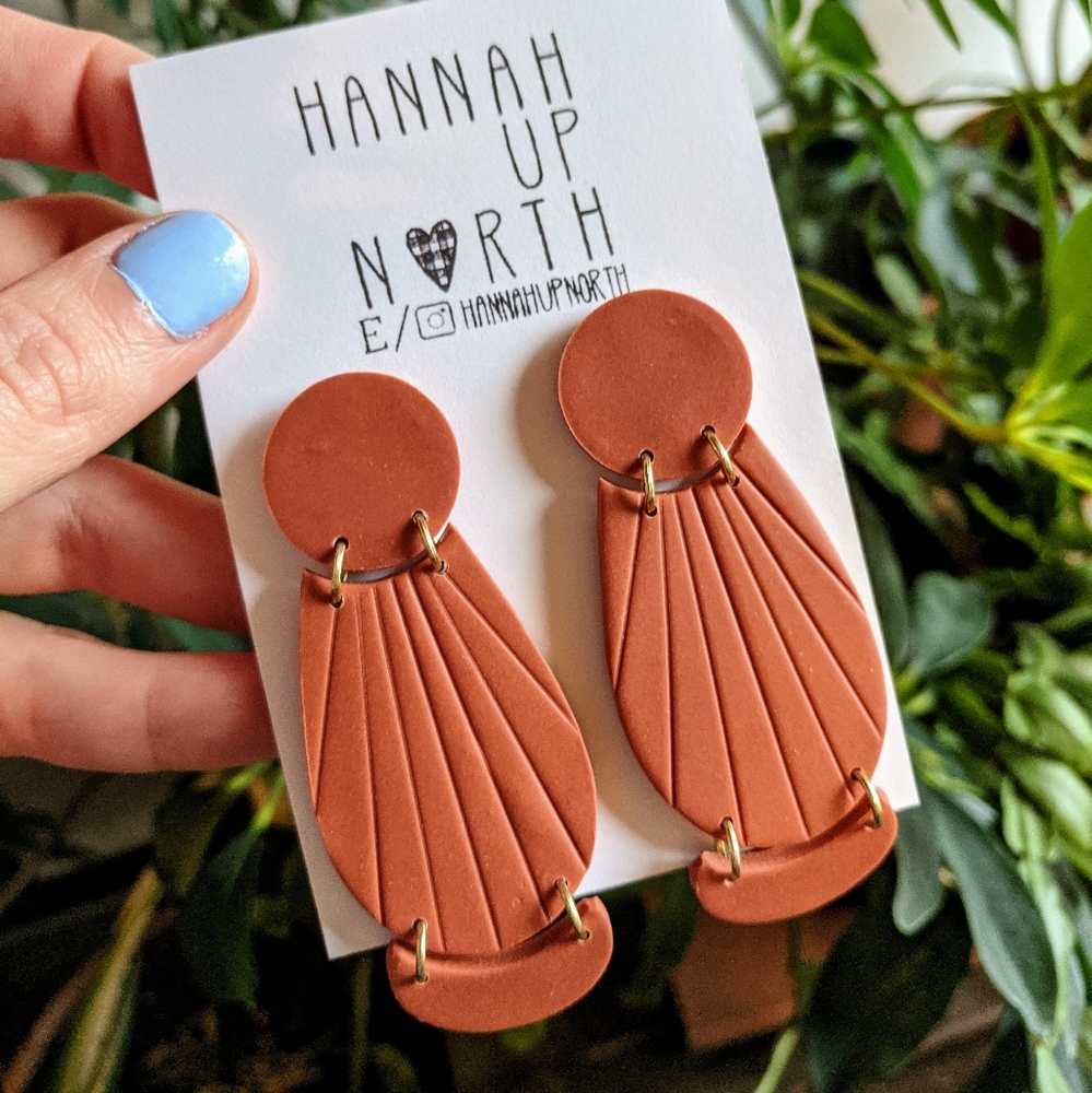 2/$25 Oversized auburn dangle earrings